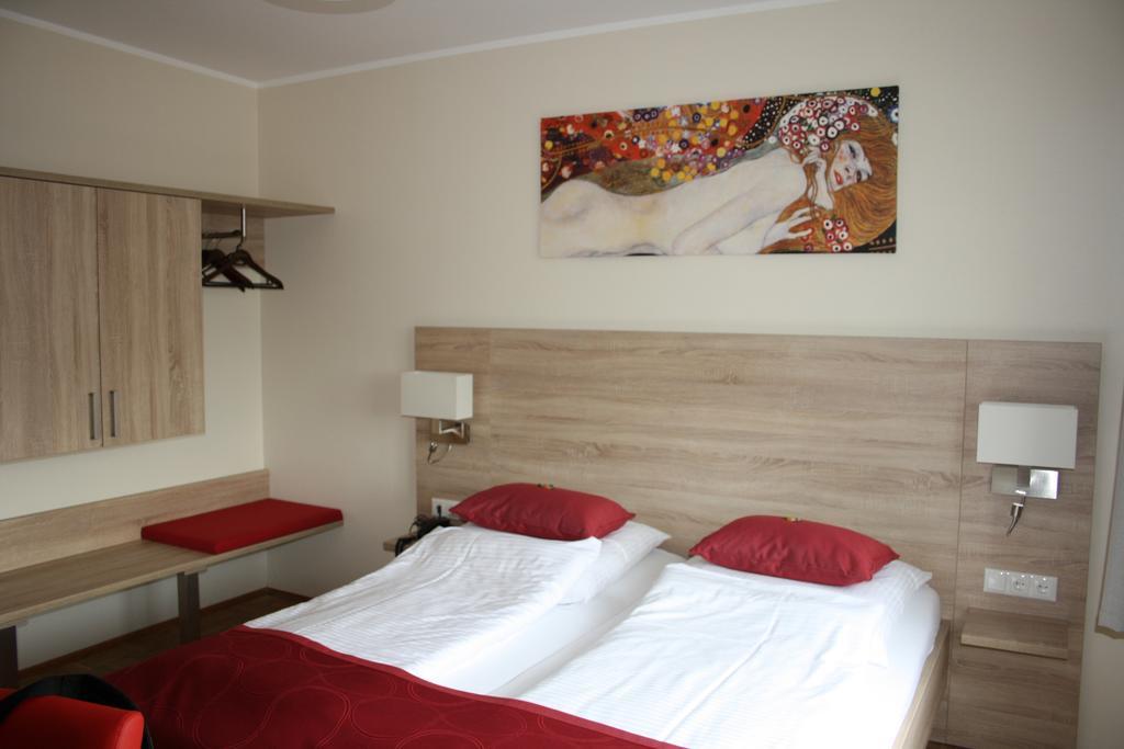 Hotel Schwarzer Adler Moers Bilik gambar