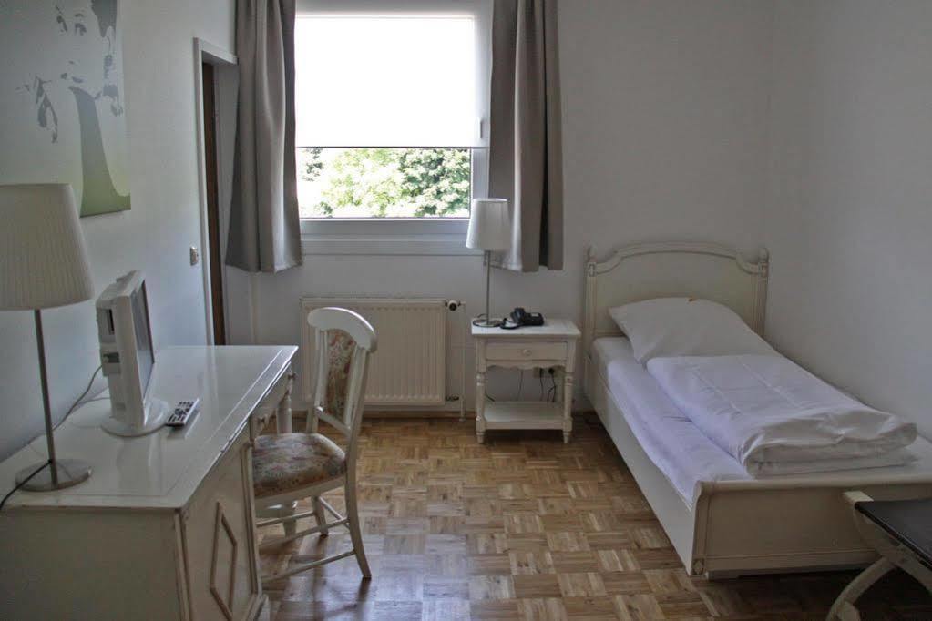 Hotel Schwarzer Adler Moers Luaran gambar